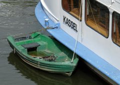 Das Schiff mit Beiboot - auf der Fulda